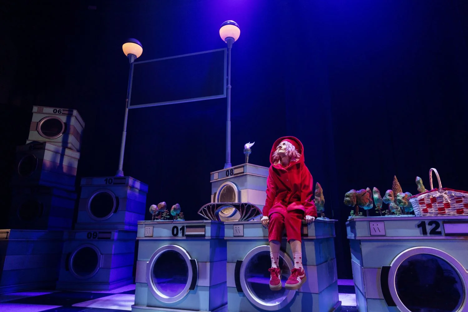 CAPERUCITA EN MANHATTAN