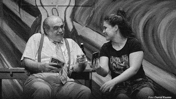 CAT FALLING CAT FALLING